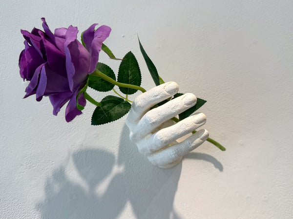 Indira Cesarine "Les Mains Blanches", "Les Mains d'Argents"