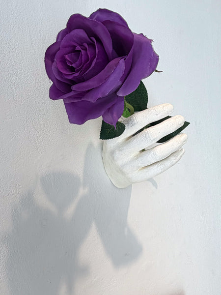 Indira Cesarine "Les Mains Blanches", "Les Mains d'Argents"